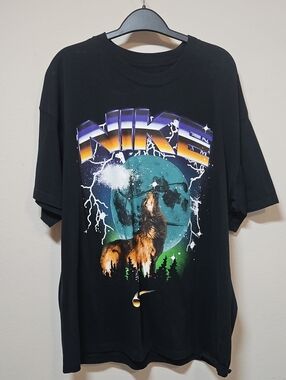 Nike XL Black Wolf Moon Graphic Short Sleeve Tee
